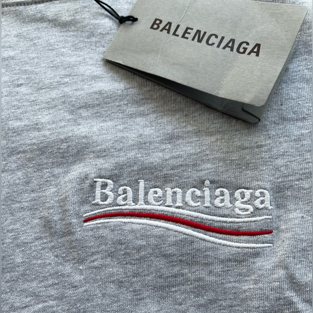 BALENCIAGA Small Fit Embrodied Logo T-Shirt. - Picture 4 of 9